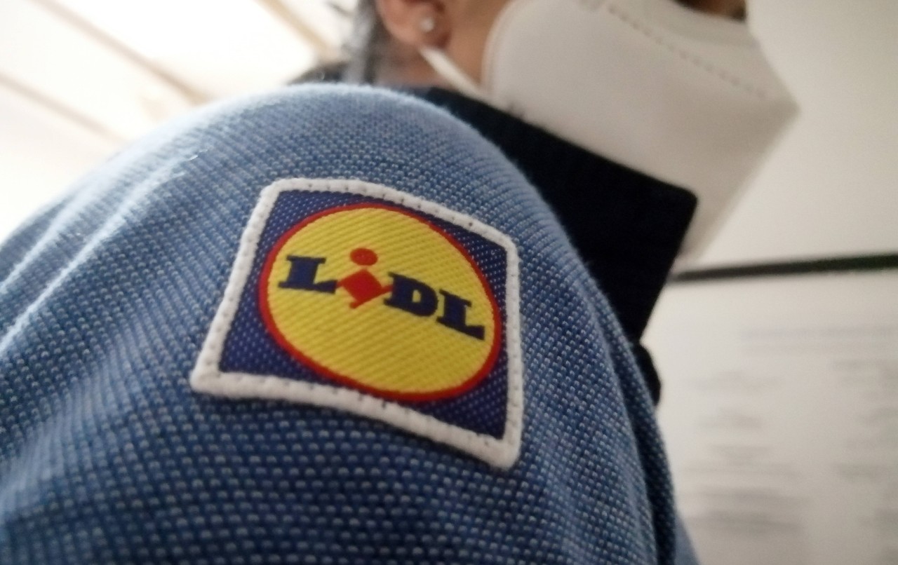 Wegen Totschlags und Mobbing einer weiteren Arbeitnehmerin von Lidl wird der Discounter jetzt verklagt. (Symbolbild)