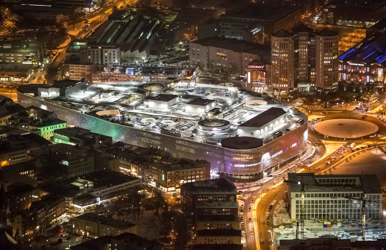 Der Limbecker Platz liegt mitten im Essener Zentrum.