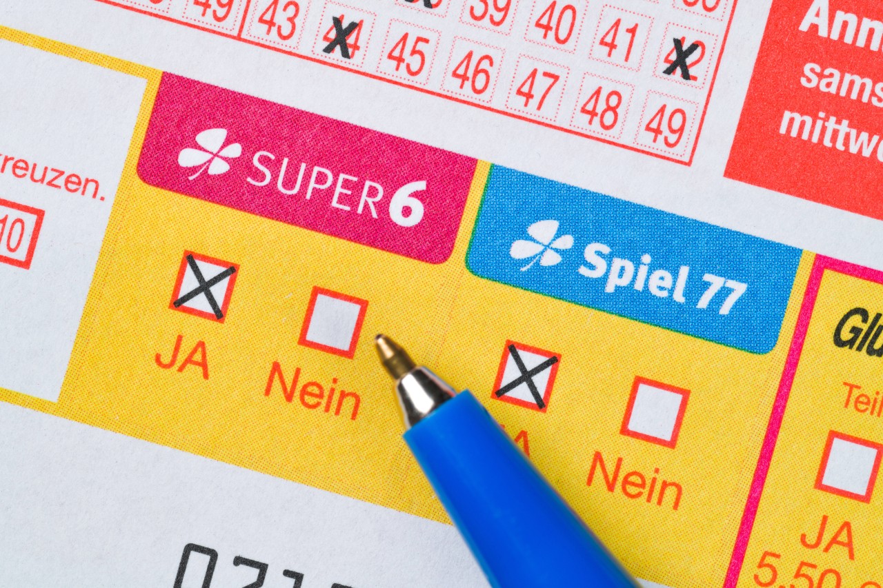 Ein Lotto-Spieler hat ordentlich abgeräumt. (Symbolbild)