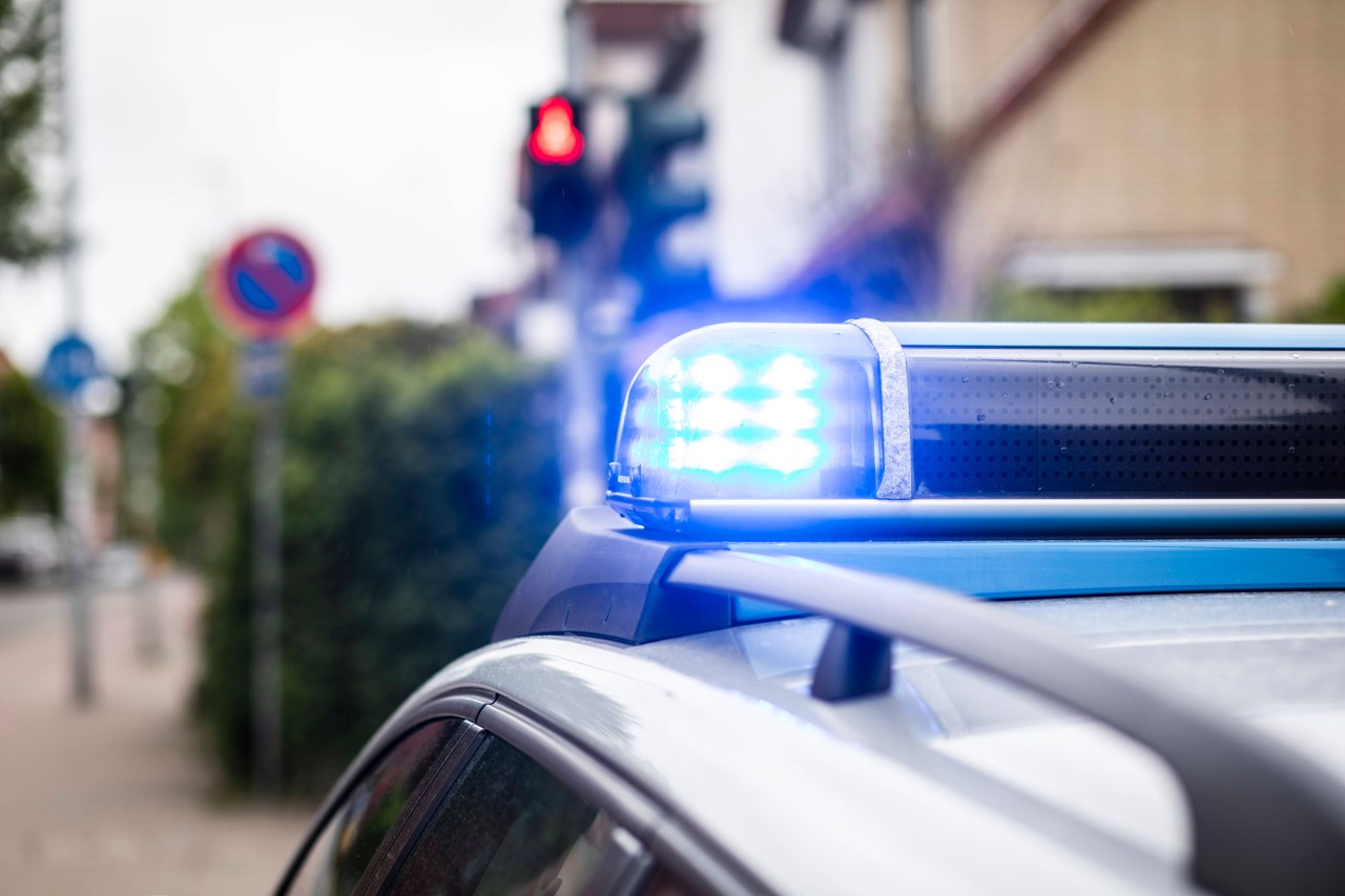 Dass sie nicht die Polizei sind scheinen einige Anwohner nicht verstanden zu haben, die gegen Urlauber an der Ostsee protestieren. (Symbolbild)