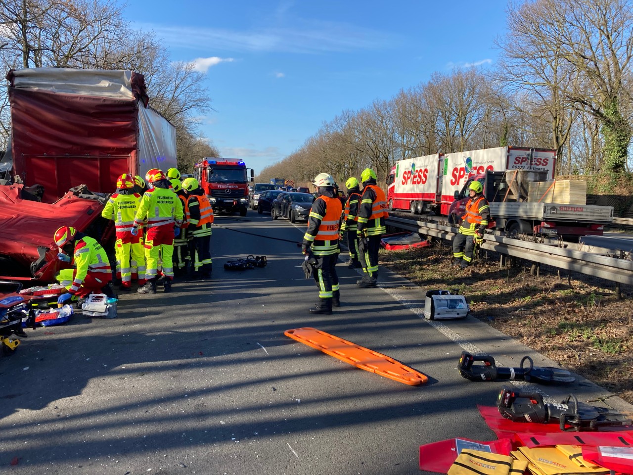 Die A3 bei Oberhausen musste während des Einsatzes komplett gesperrt werden.