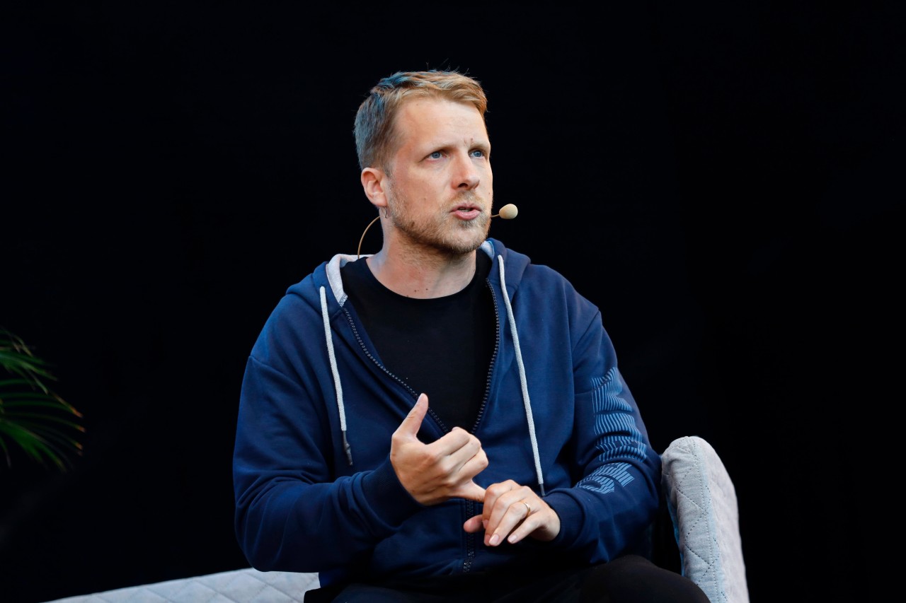 Oliver Pocher teilt in seinem Podcast regelmäßig gegen Influencer und TV-Kollegen aus.