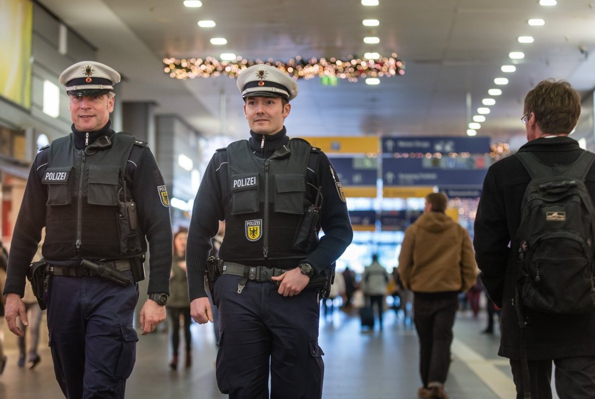 Polizei_Bahnhof_essen.jpg