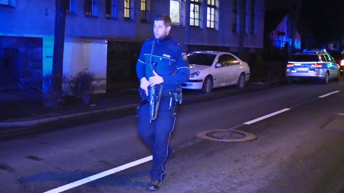 Polizei Maschinengewehr.jpg