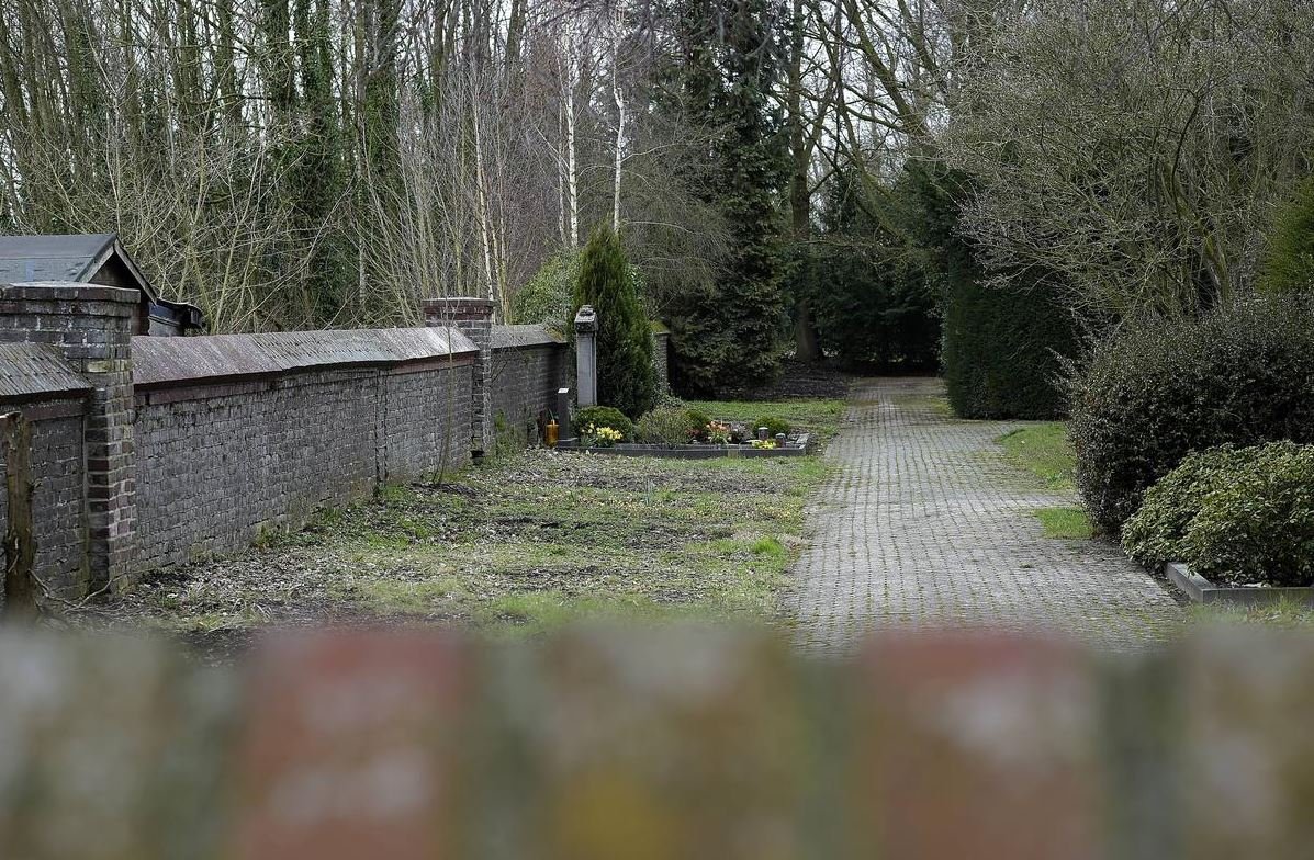 Polizist-tod-friedhof-lkw.jpg