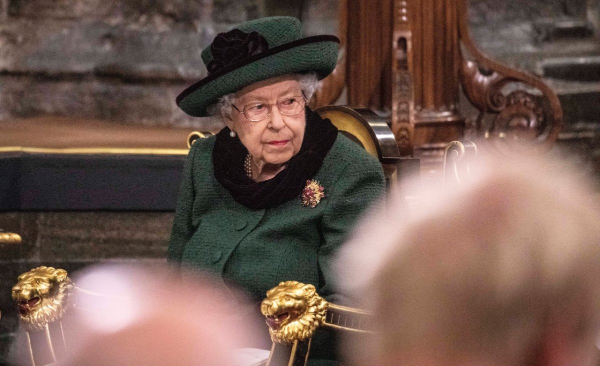 Queen Elizabeth II. GrÃ¼nes Outfit.jpg
