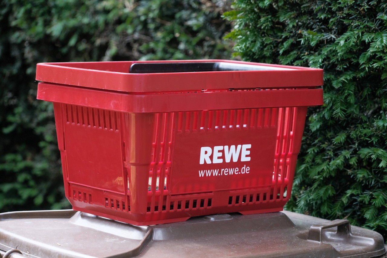 Ein Kunde von Rewe witterte Betrug als er einen Blick auf seinen Kassenzettel warf. 