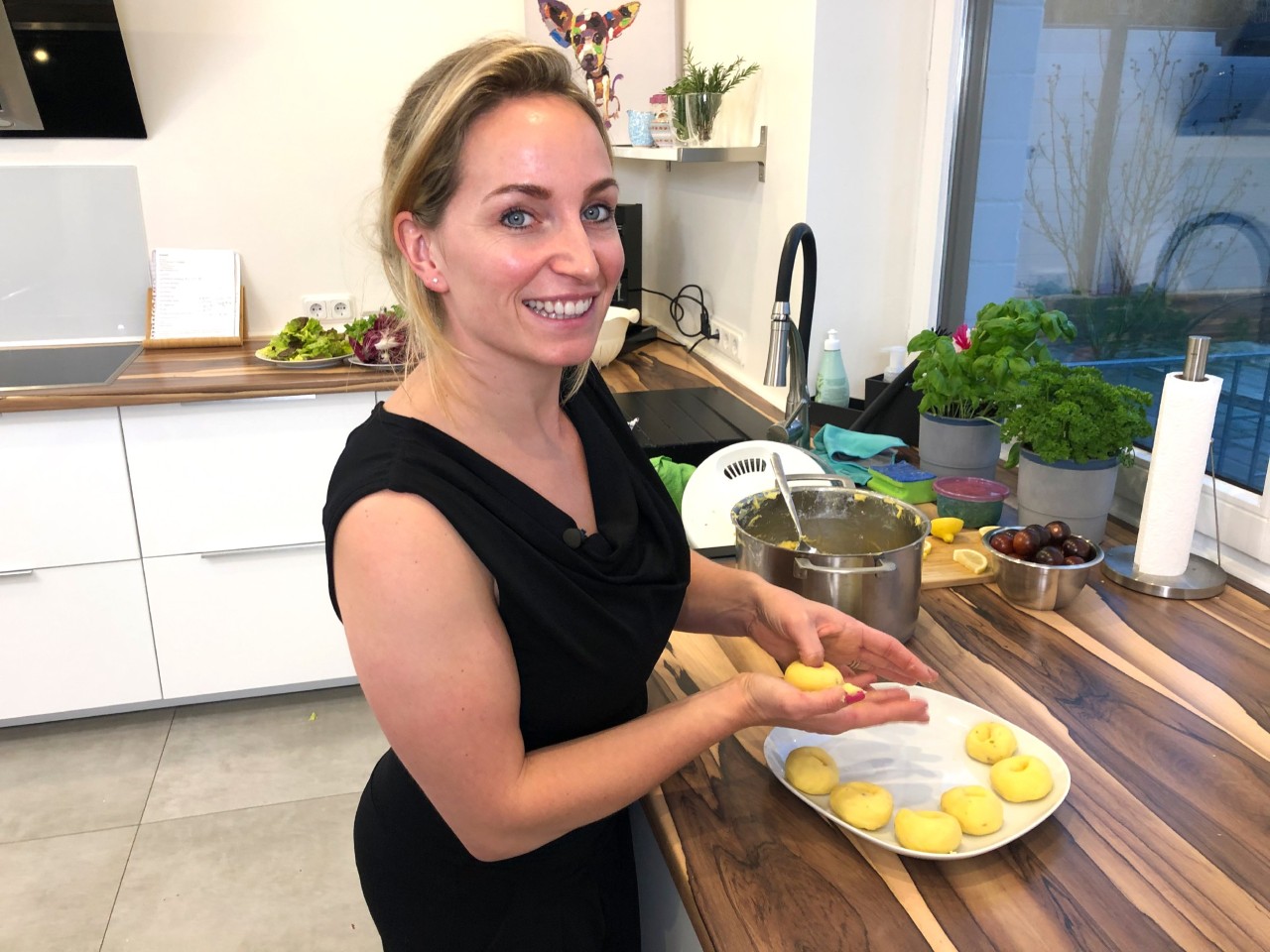 „Das perfekt Dinner“-Kandidatin Senta will mit ihren Kochkünsten glänzen.