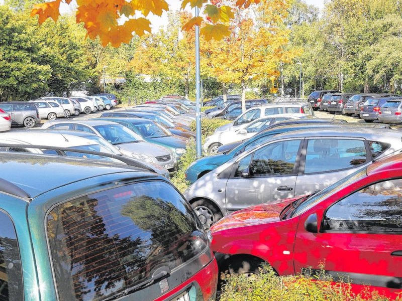 Überfüllter P+R (Park _ Ride)_0.jpg