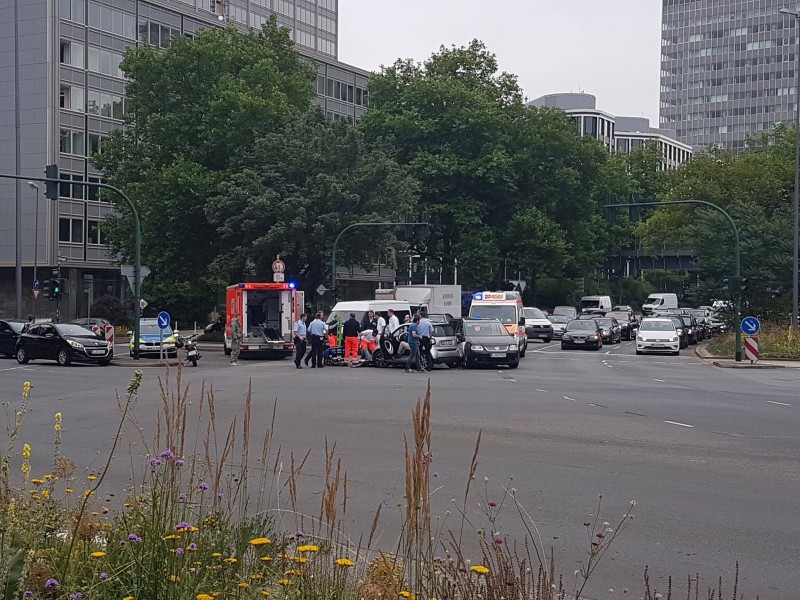 Unfall auf der Kreuzung Bismarckplatz