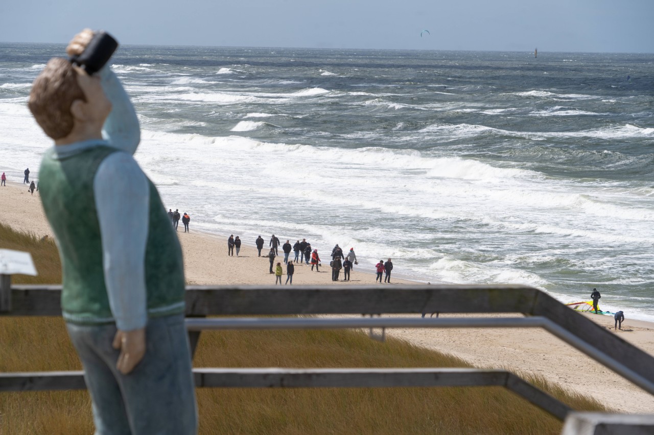 Urlaub an der Nordsee: Nicht alle freuen die Touristen, die wieder nach Sylt kommen.