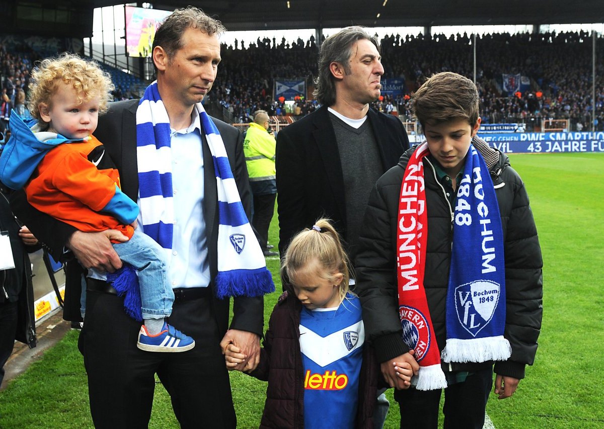 VfL-Bochum-Schwenken.jpg