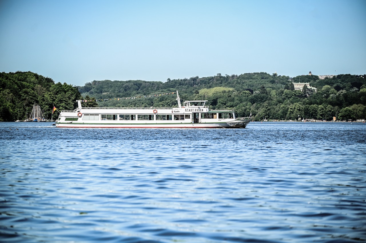 Die Weiße Flotte darf in Essen auf dem Baldeneysee wieder fahren. (Archivbild)