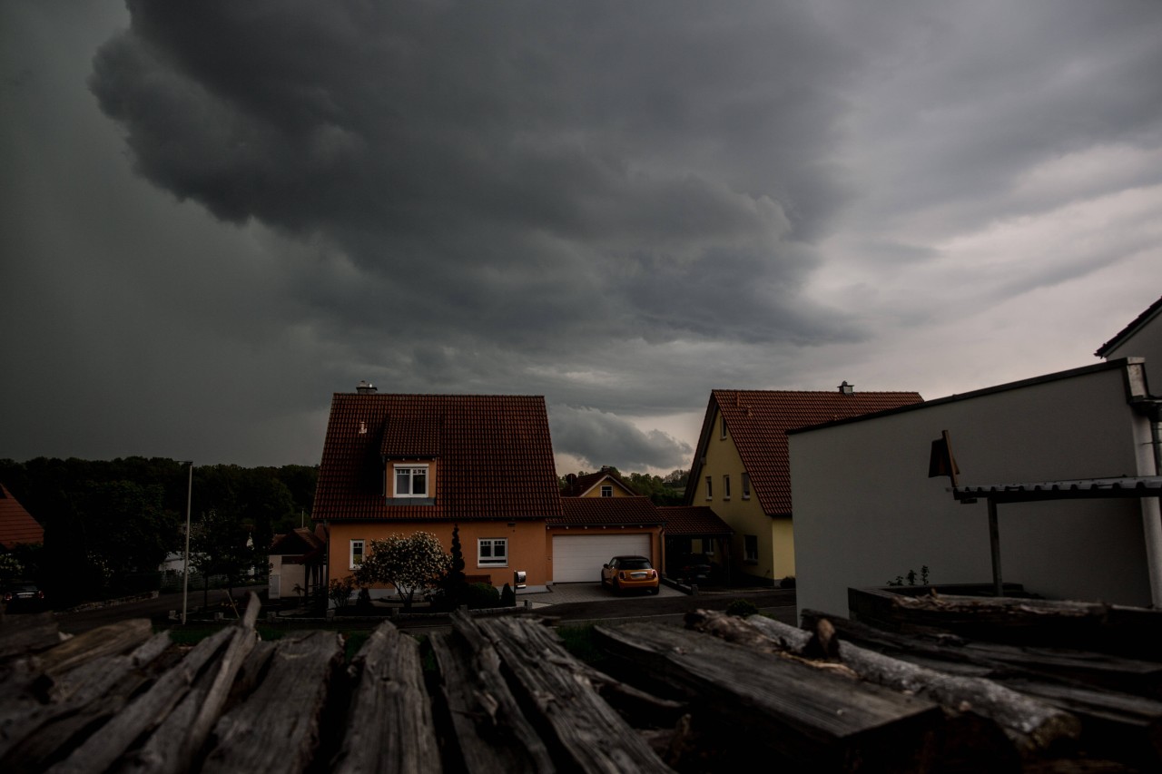 Wetter in NRW: Gewitterwarnung! (Symbolbild)