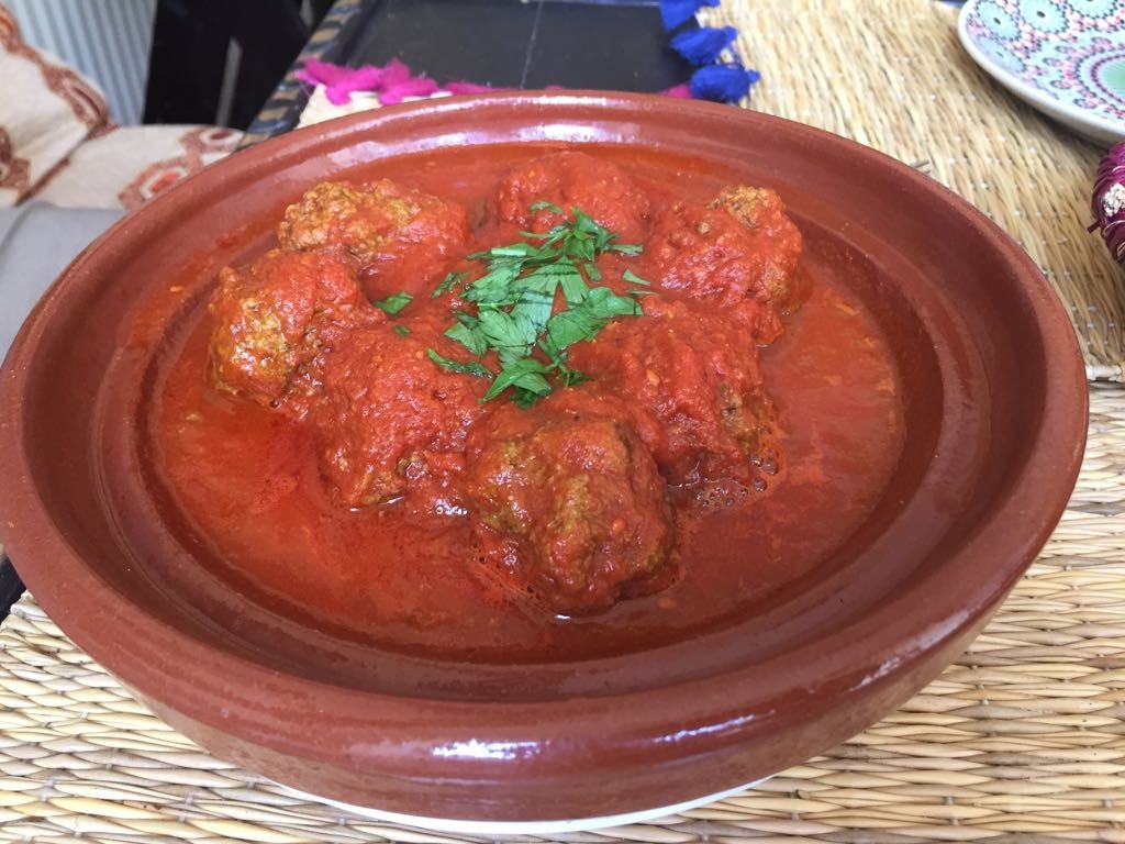 Die Hackfleisch-Bällchen-Tajine sind sehr lecker.