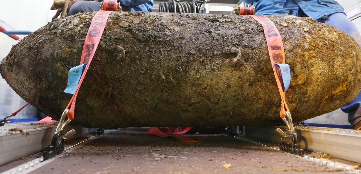 Zehn Zentner Bombe Oberhausen Entschaerfung .jpg