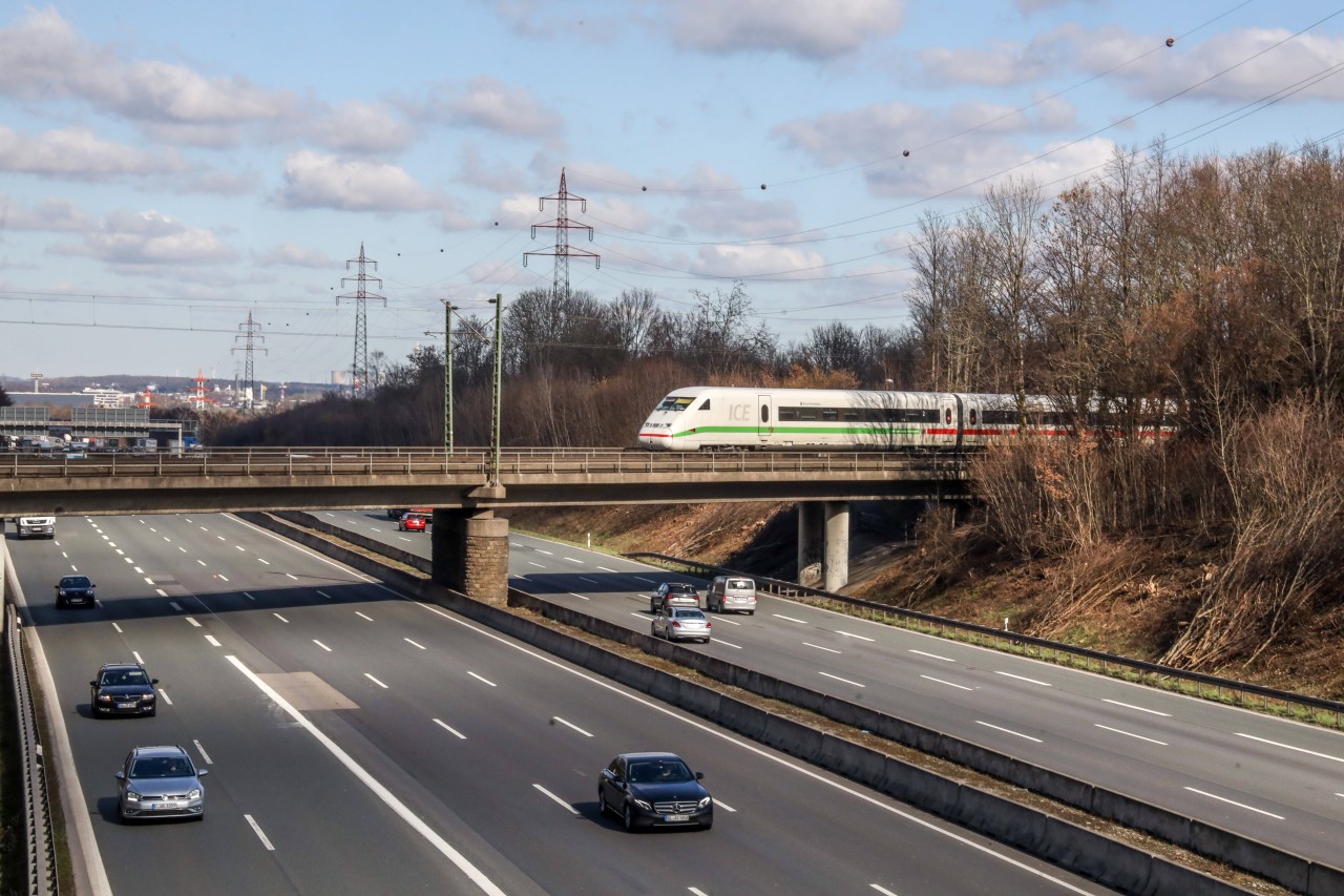 Freie Fahrt auf der A1, A3, A4 und A45 in NRW? Am Pfingstwochenende eher nicht, meint der ADAC. (Archiv)