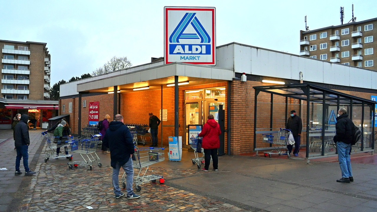 Der Job bei Aldi dürfte für die Mitarbeiter mit viel Stress verbunden sein. (Symbolbild)