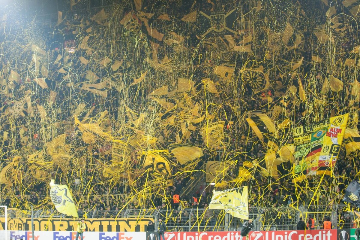 borussia-dortmund-suedtribuene.jpg