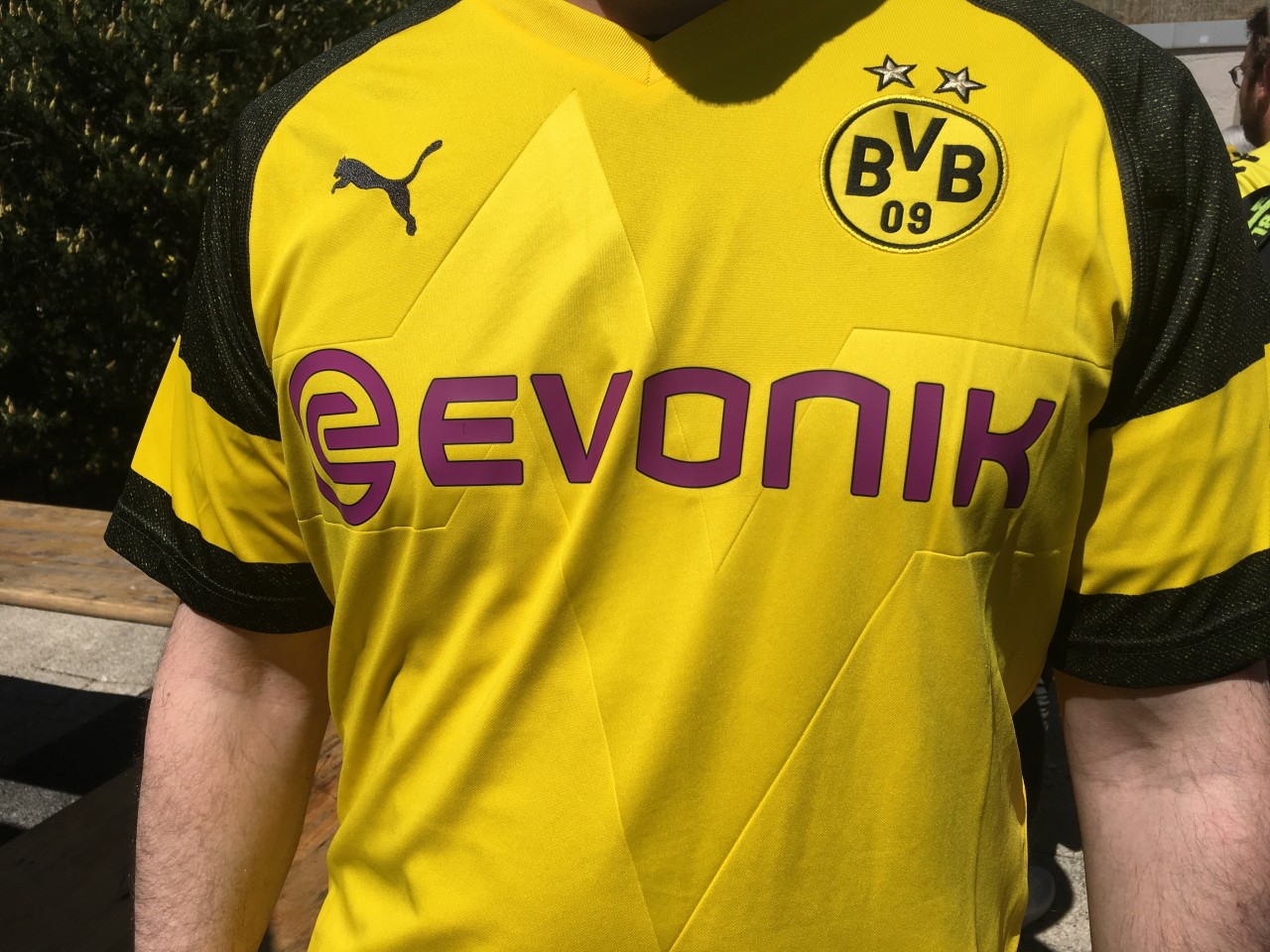 Das Design des neuen BVB-Trikots stellte manch einen Fan vor große Rätsel.