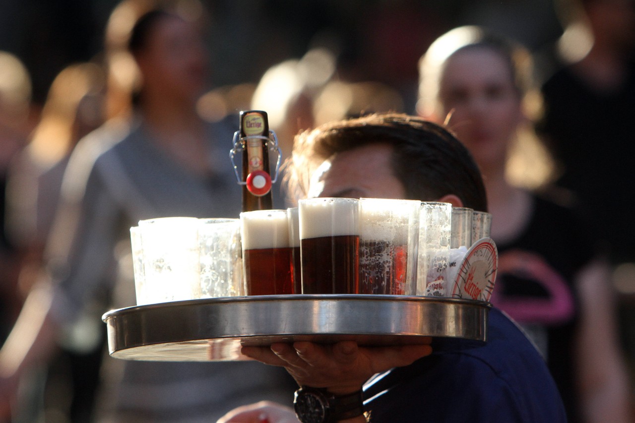 Corona in NRW: In Düsseldorf in der Altstadt war einiges los. (Symbolbild)