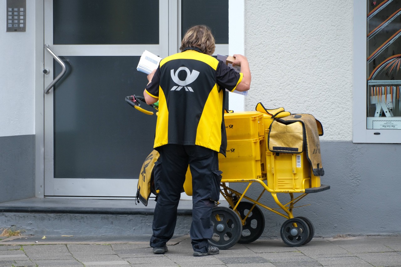 Die Deutsche Post steht vor einer großen Herausforderung. (Symbolbild)