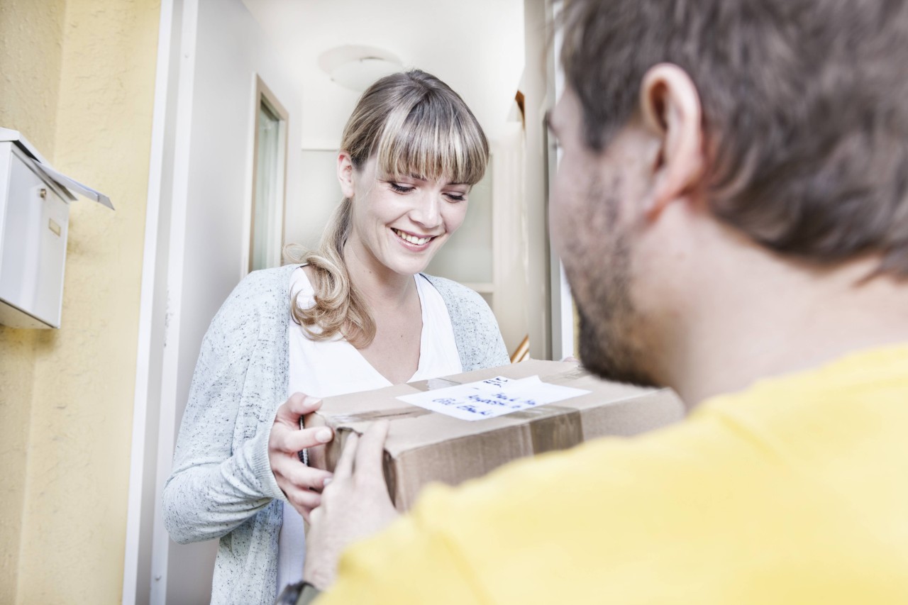 DHL liefert die Pakete an die angegebene Anschrift. Nicht immer wohnt dort jedoch ein ehrlicher Paketempfänger.