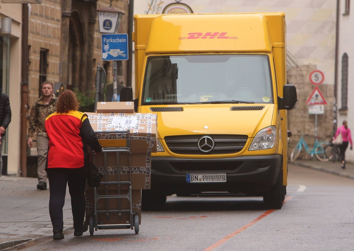 dhl transporter.jpg