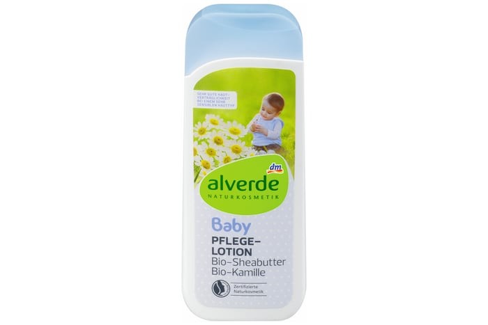 Dm ruft die „alverde Baby Pflegelotion Bio-Sheabutter Bio-Kamille“ zurück.