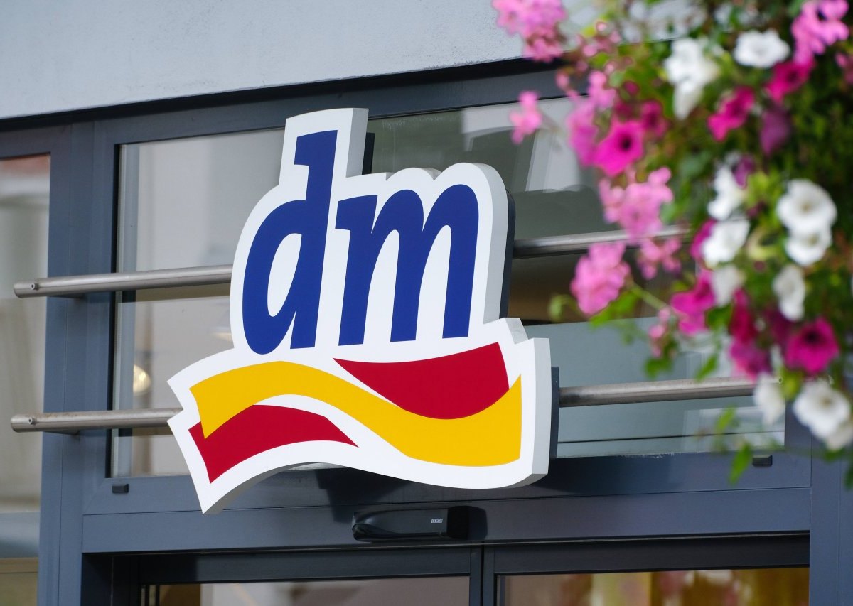 dm logo.jpg