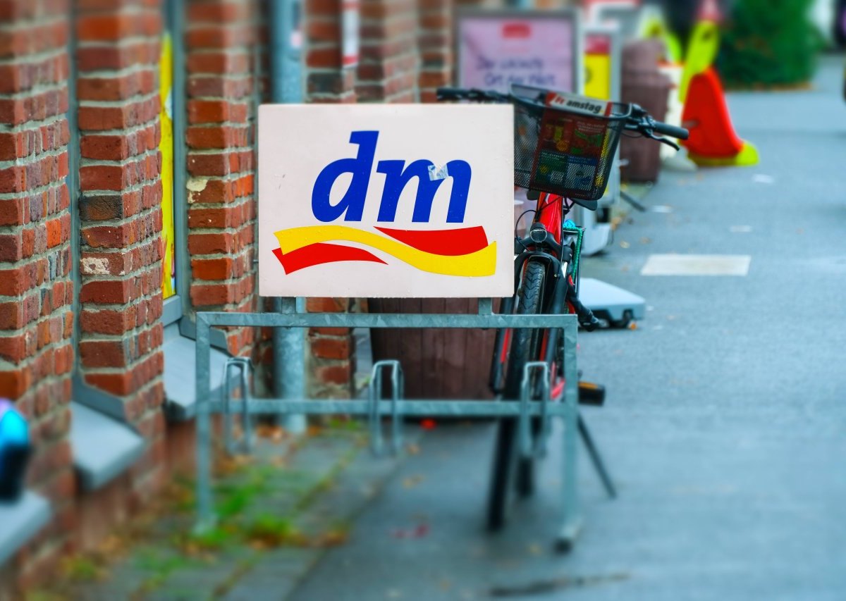 dm logo.jpg