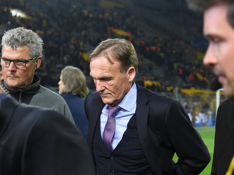 BVB-Boss Watzke im Stadion: Eine Explosion ereignete sich direkt an der Seite von Thomas Tuchel.