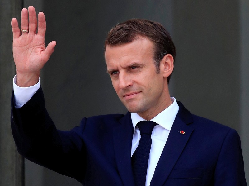 Der Chef des Elysée-Palasts steht bei den Deutschen hoch im Kurs. Nach einer Umfrage des Instituts Kantar Emnid im Auftrag unserer Redaktion haben 55 Prozent der Bundesbürger „großes Vertrauen“ zu Macron – mehr als zu Angela Merkel. „Geringes Vertrauen“ haben 30 Prozent der Befragten in den französischen Präsidenten. 