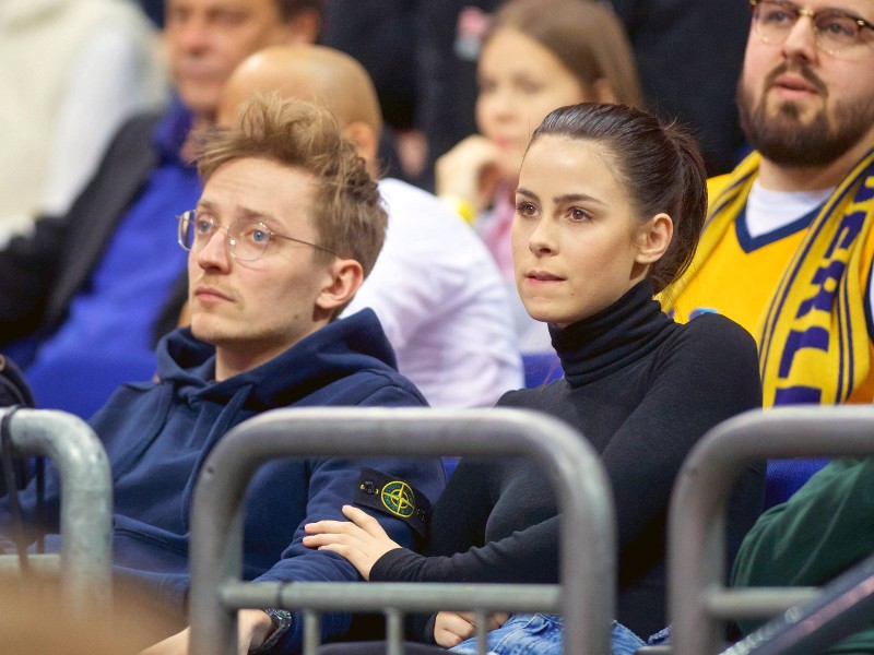 Nach acht gemeinsamen Jahren haben sich Sängerin Lena Meyer-Landrut und Max von Helldorff getrennt.