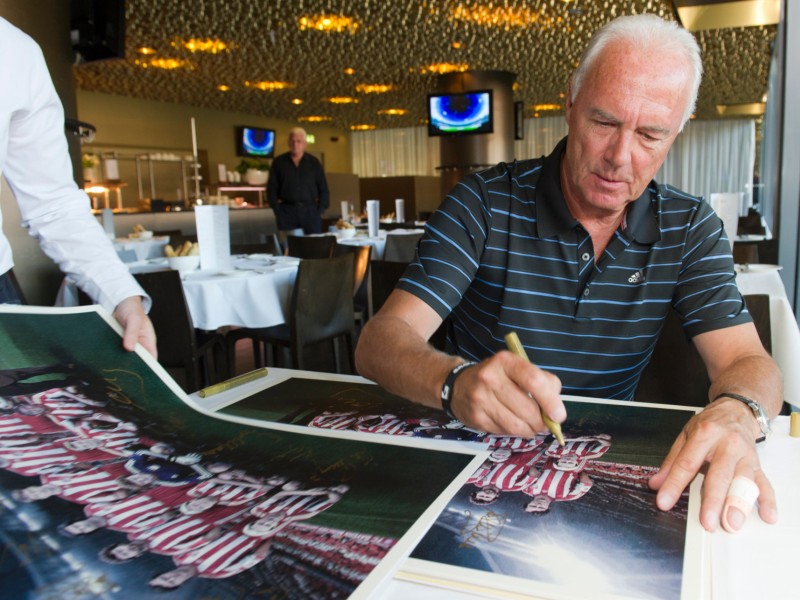 Dennoch: Beckenbauer ist und bleibt ein Volksheld.