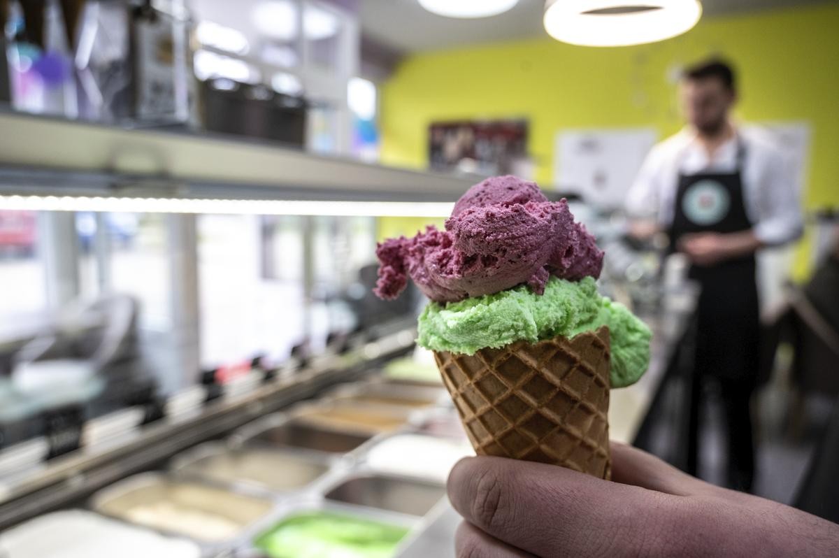 Diese Eisdiele in Duisburg bietet auch Eis für Hunde an. 