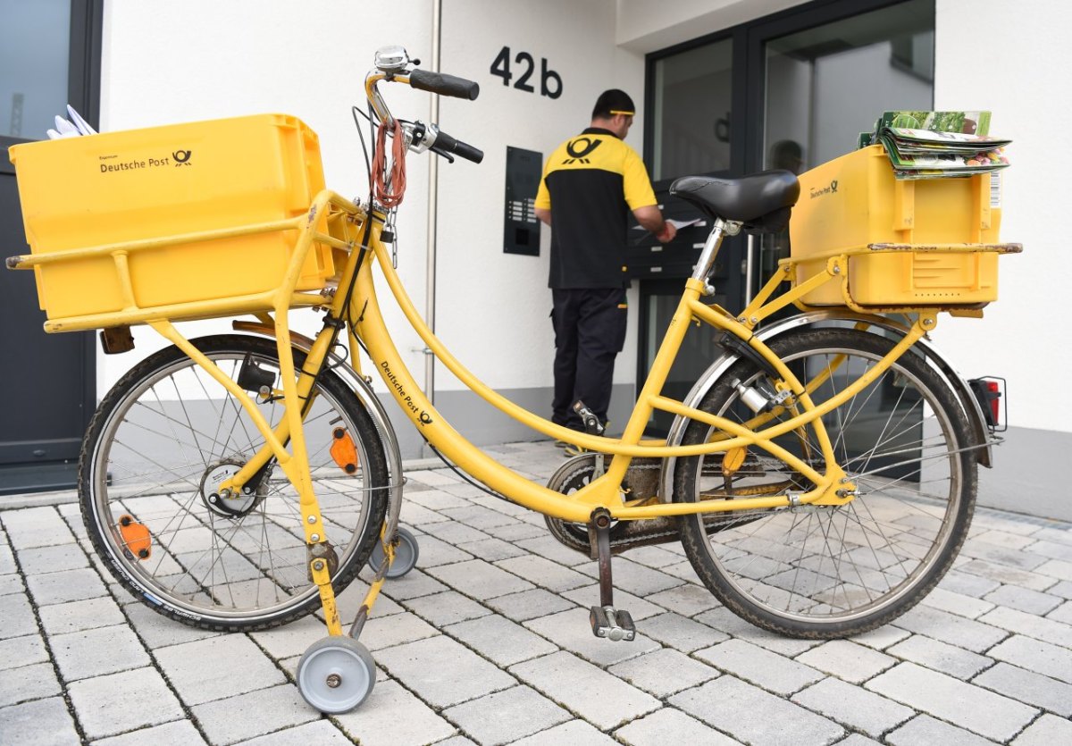 duisburg deutsche post.jpg