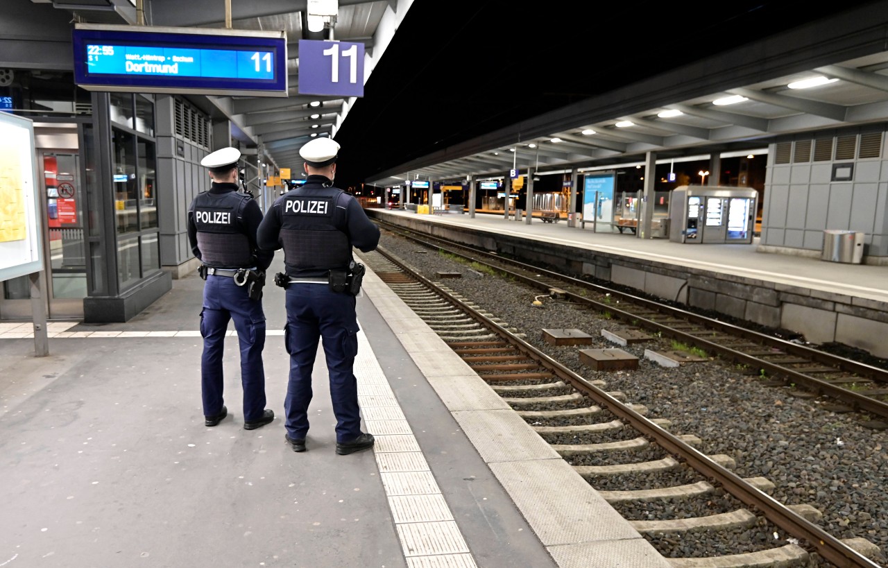 Essen Hauptbahnhof: Die Polizei hat am Mittwochabend einen Maskenverweigerer kontrolliert. (Archiv)
