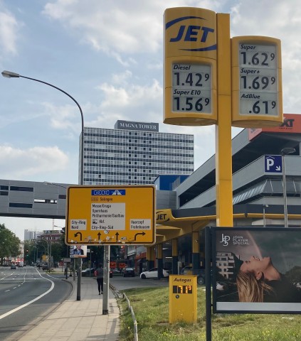 Essen: Am Donnerstagnachmittag zahlten Kunden 1,62 Euro für einen Liter Super.