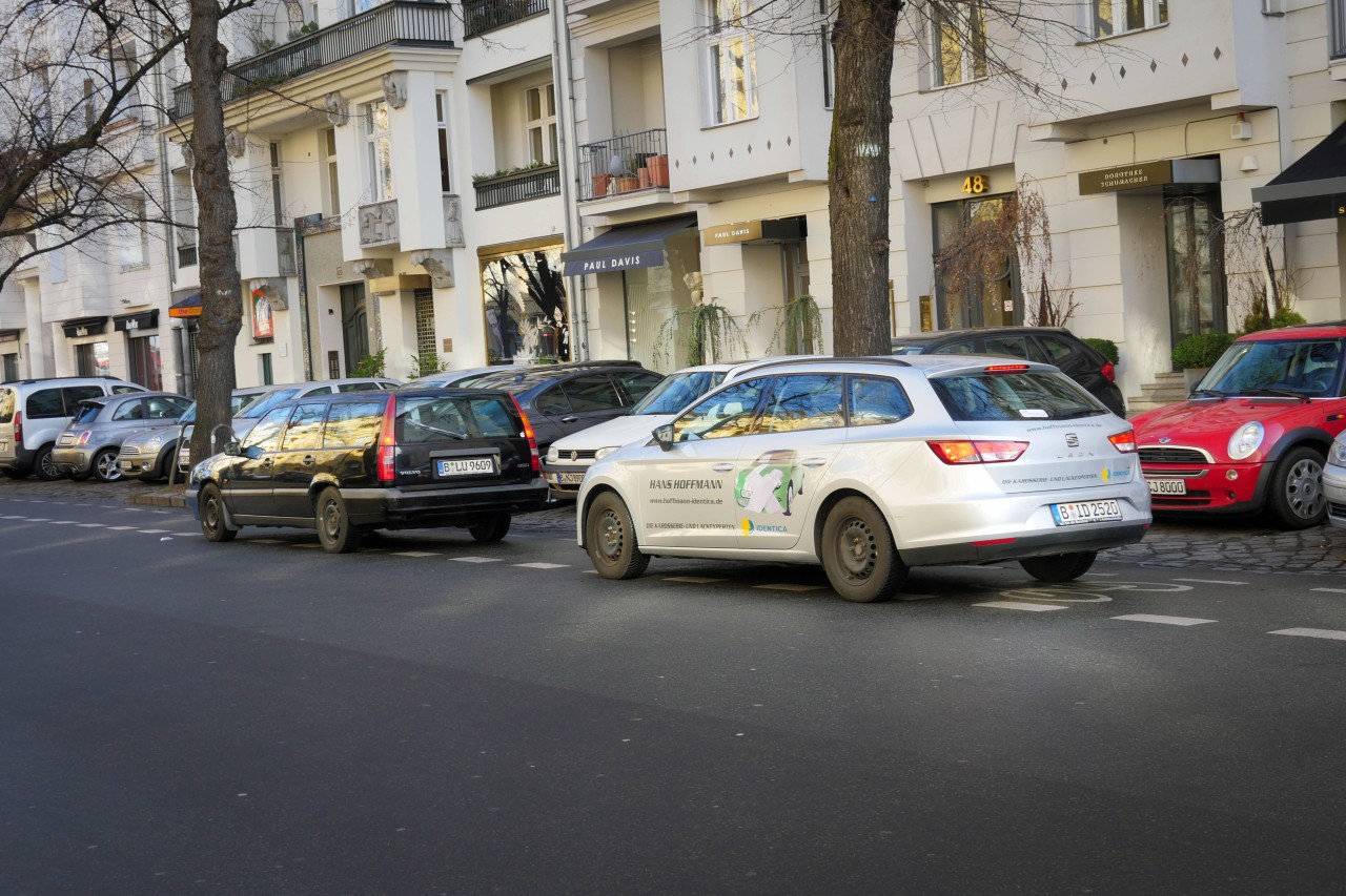 Parken in zweiter Reihe könnte demnächst ganz schön teuer werden.