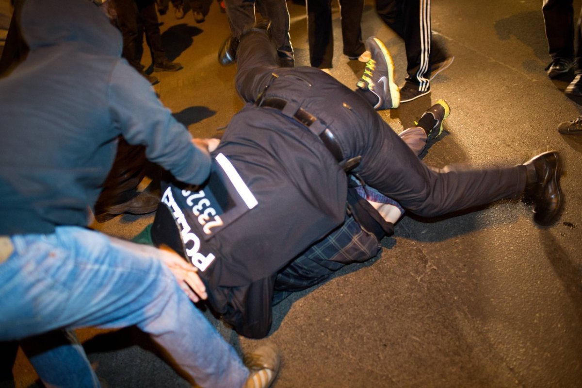 festnahme-polizei-beamte-polizisten.jpg