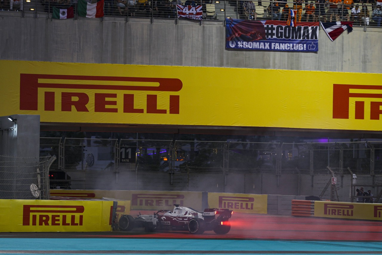 Formel 1: Tragisches Ende einer großen Karriere – Kimi Räikkönen kam nicht ins Ziel.