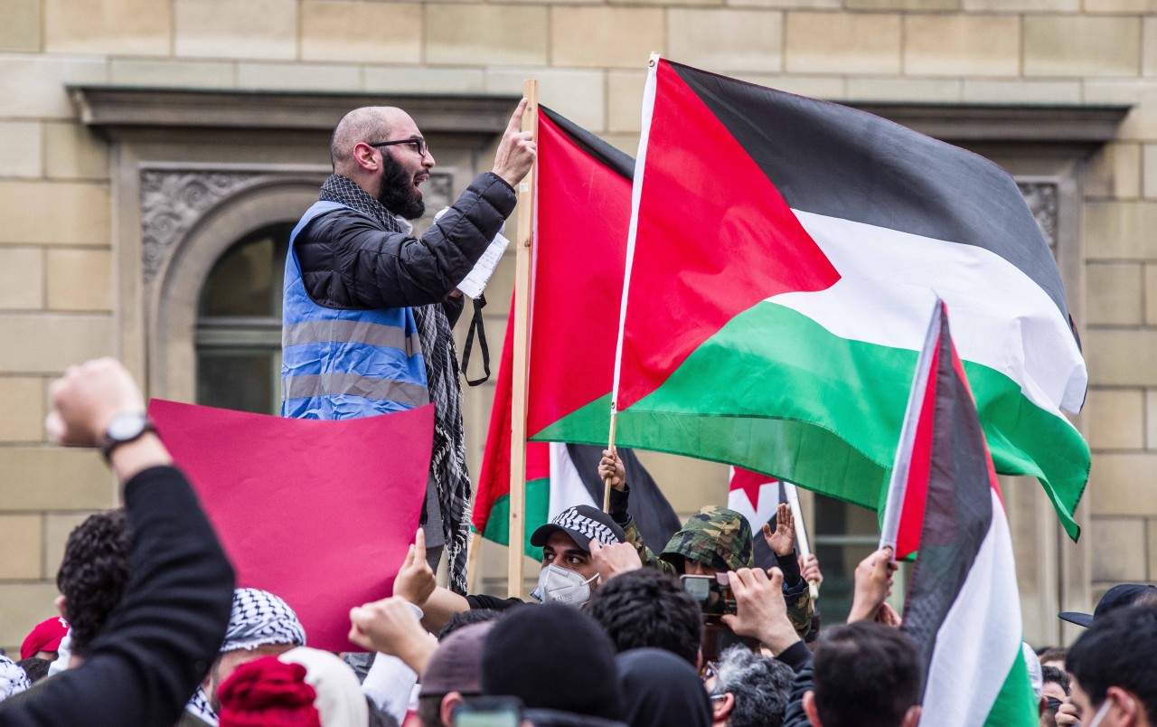 Gelsenkirchen: Die antisemitische Demo blieb nicht ohne Reaktion. (Symbolbild)