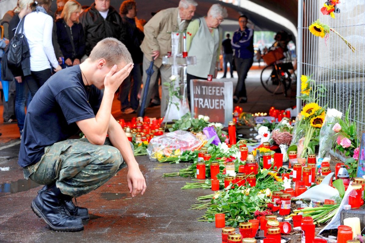 headlines, germany, duisburg, loveparade