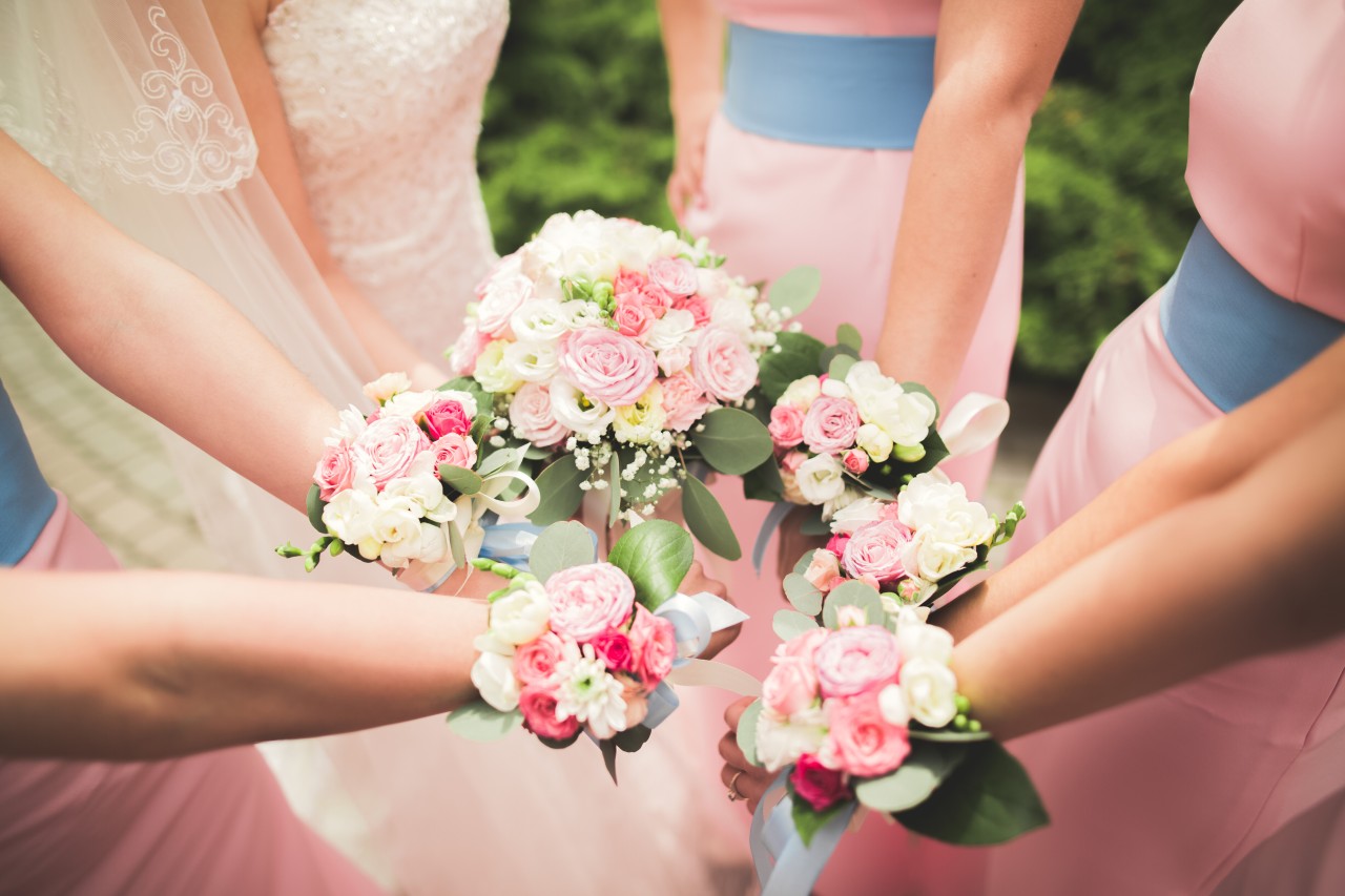 Eine Braut hat ihre Brautjungfer kurz vor der Hochzeit ausgeladen. Diese schwor Rache! (Symbolbild)