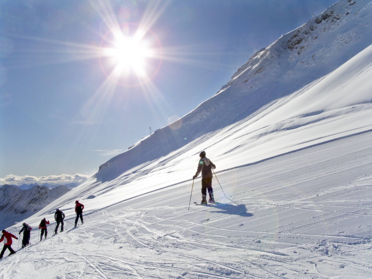 Schlimmer Ski-Unfall nahe der Zugspitze in Bayern! (Archivbild)