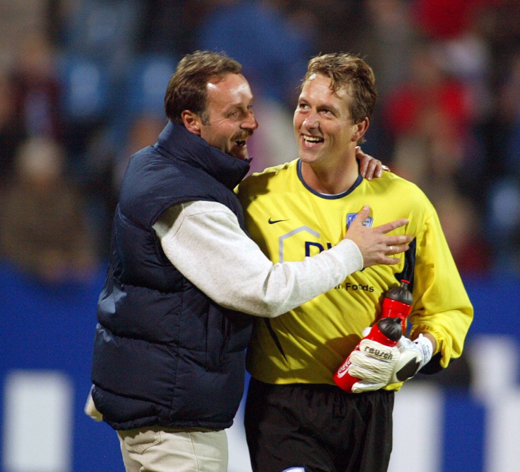 Spielten im UEFA-Cup mit dem VfL: Peter Neururer (l.) und Rein van Duijnhoven (r.)