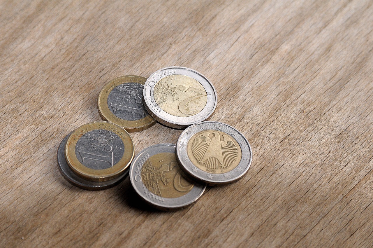 Beim Euro geht eine Ära zu Ende. Denn eine bestimmte Münze sieht demnächst ganz anders aus. (Symbolbild)