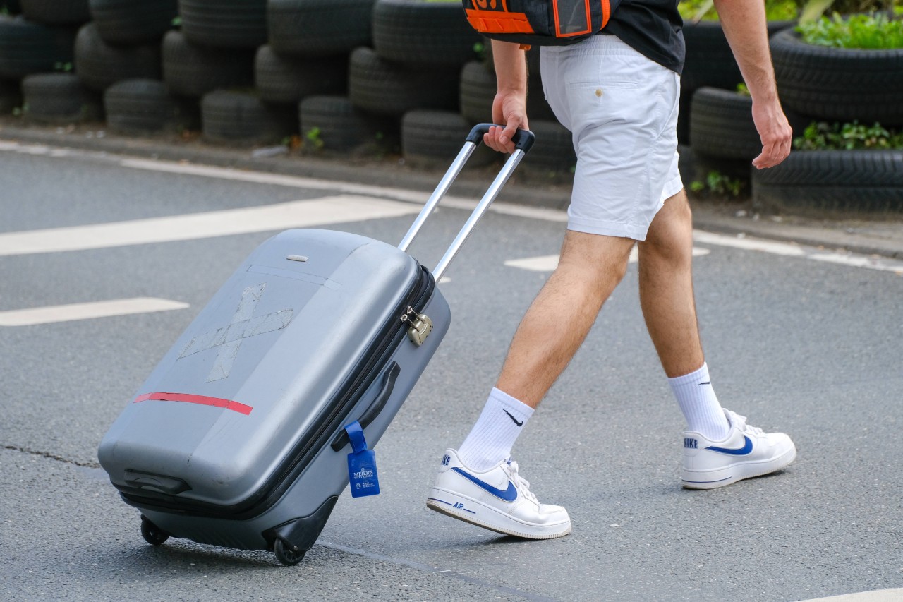 Hier bekommst du Tipps, wie du dein Gepäck im Zug am besten verstauen kannst. (Symbolbild)