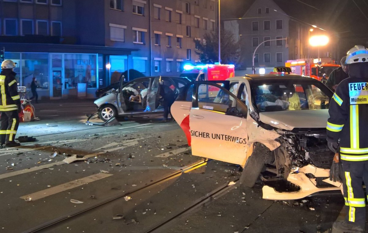 muelheim-unfall-taxi.jpg